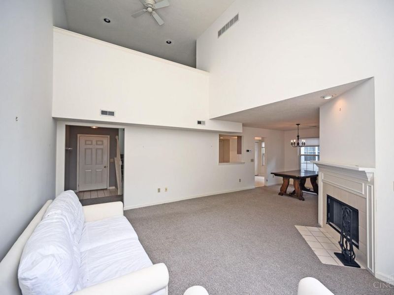 1033 Wittshire Circle, Cincinnati, OH 45255 Photo 9