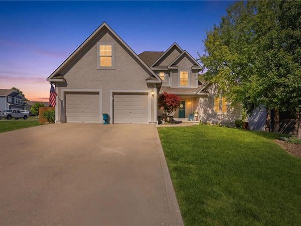 1900 N 159th Terrace, Basehor, KS 66007