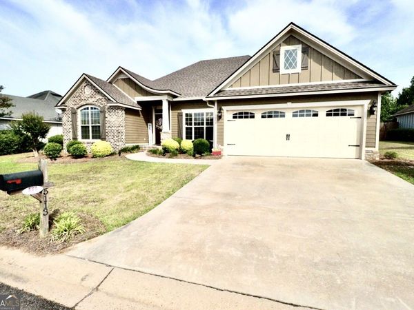 5113 Abbott Circle, Hahira, GA 31632