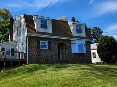 827 DISSTON VIEW DRIVE, LITITZ, PA 17543