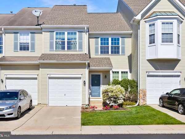 15 BARCLAY COURT , BORDENTOWN, NJ 08505