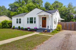 5086 Chateau Avenue photo 4