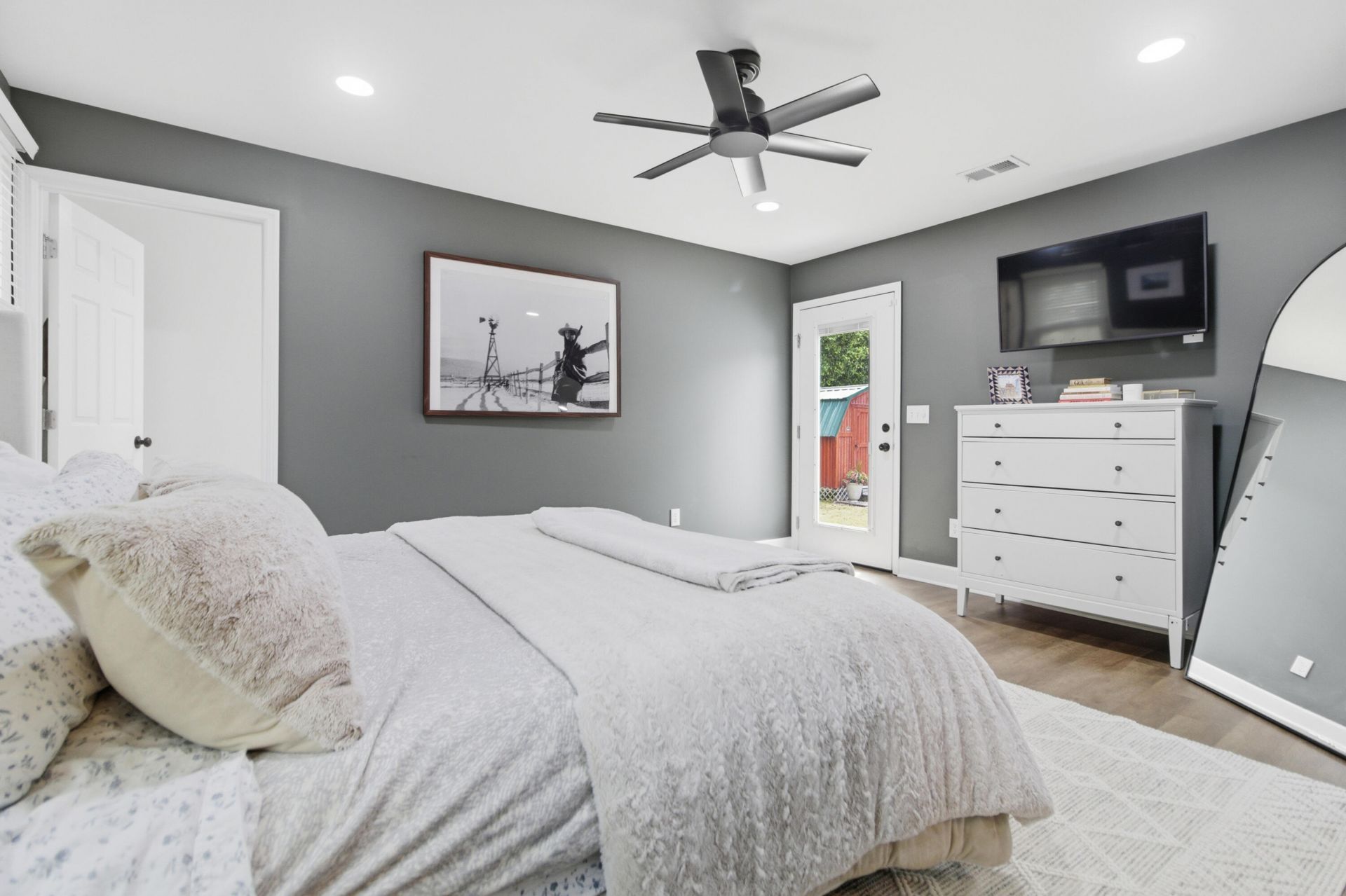 5086 Chateau Avenue Photo 31