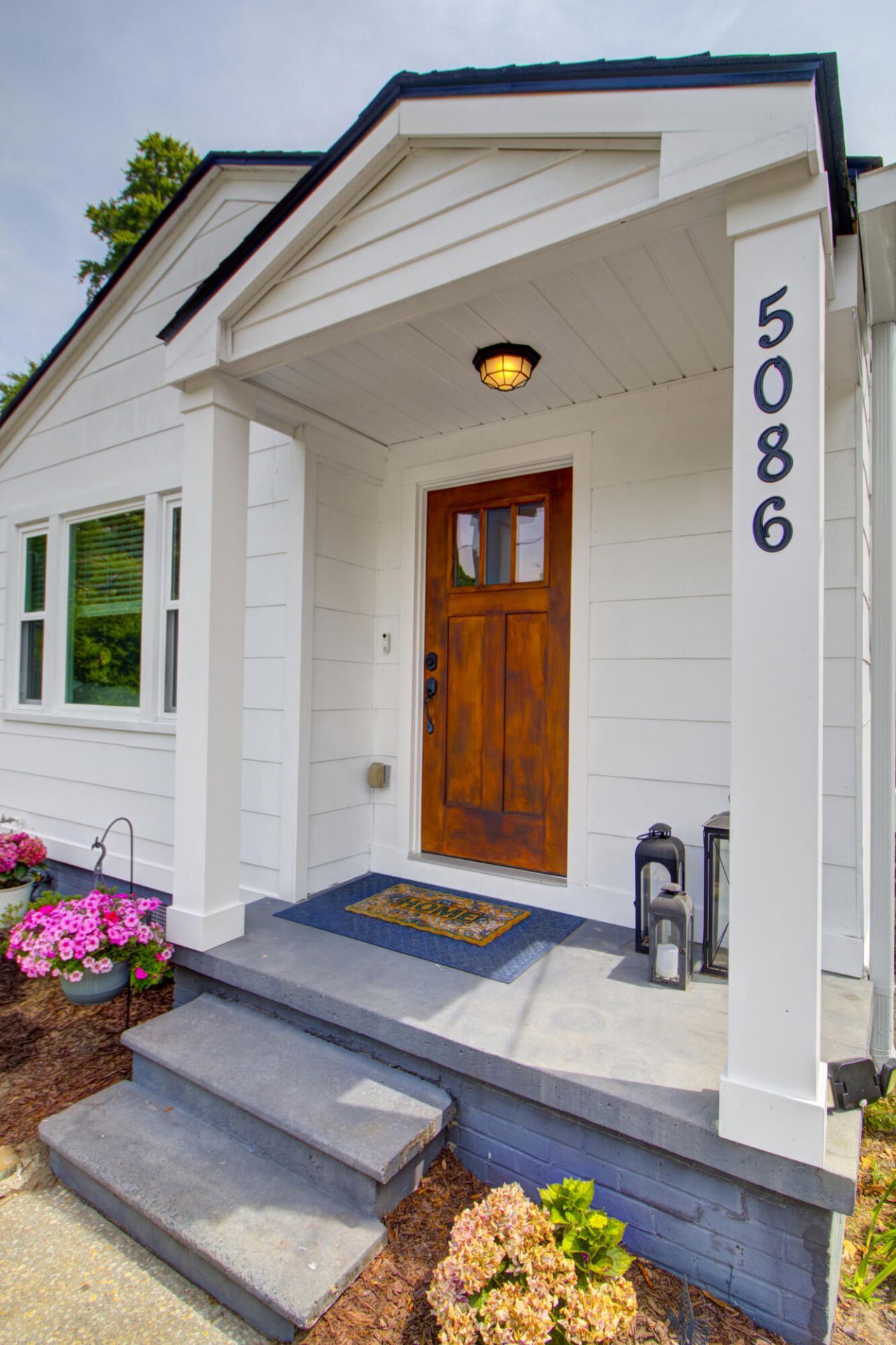 5086 Chateau Avenue Photo 4