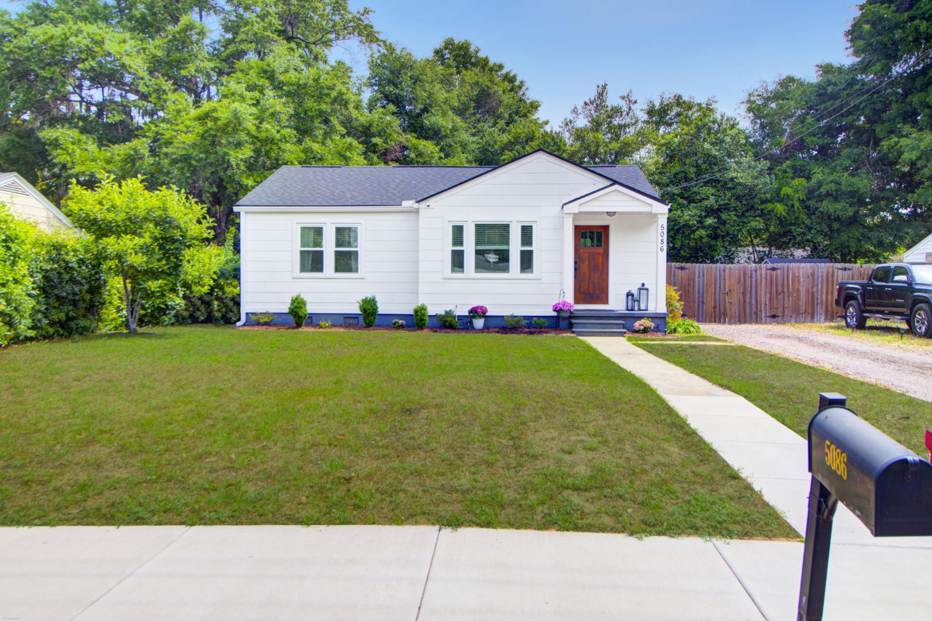 5086 Chateau Avenue Photo 45