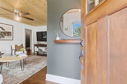 5086 Chateau Avenue photo 4