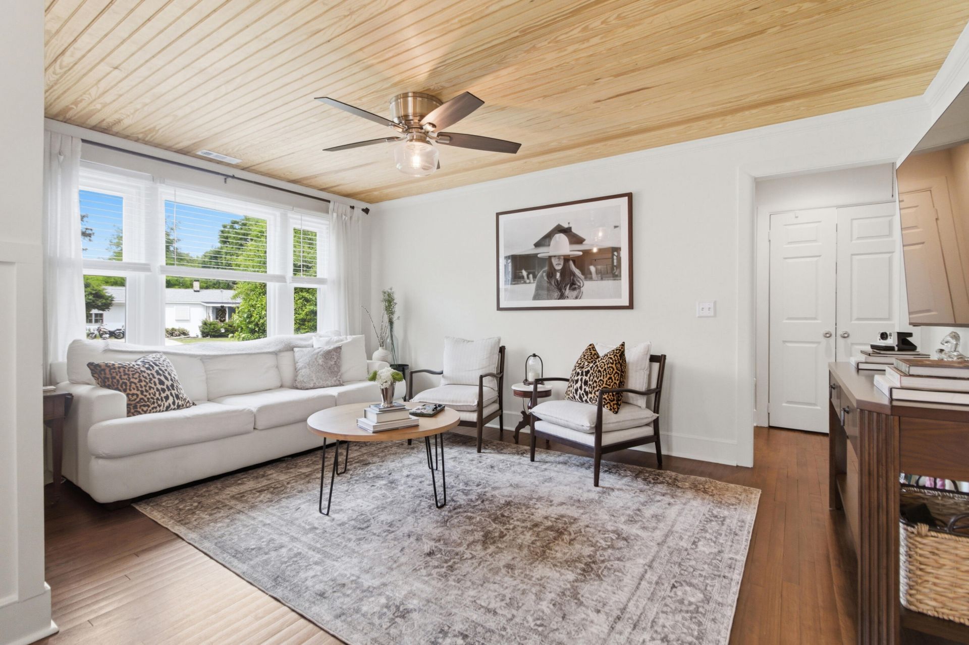 5086 Chateau Avenue Photo 7