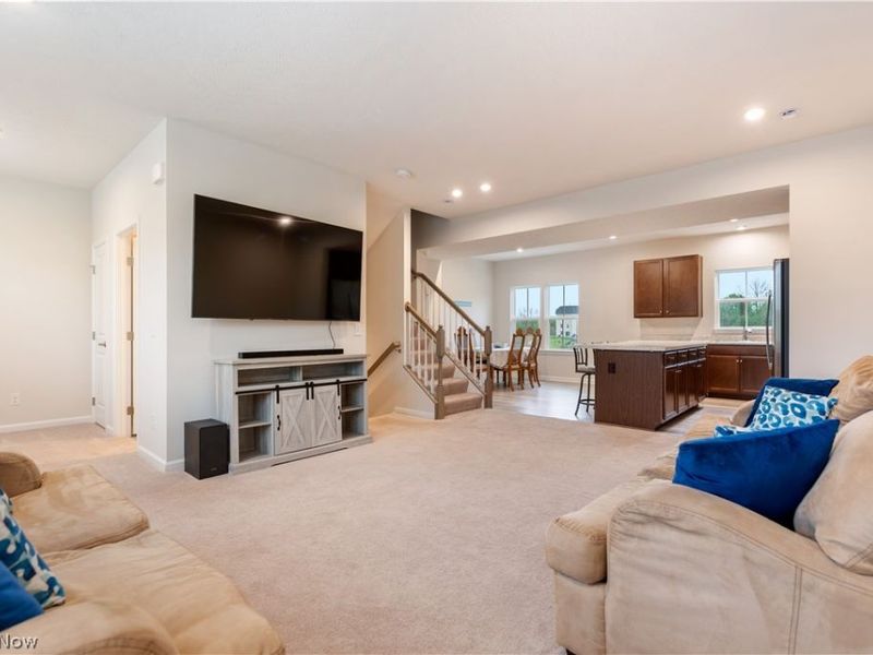 342 E Reno Drive, Louisville, OH 44641 Photo 12