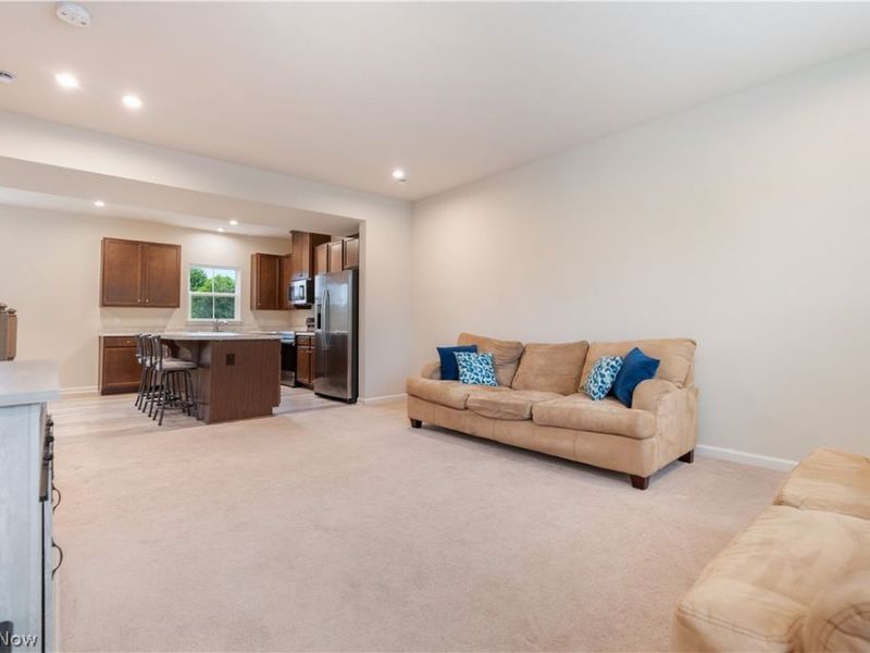 342 E Reno Drive, Louisville, OH 44641 Photo 14