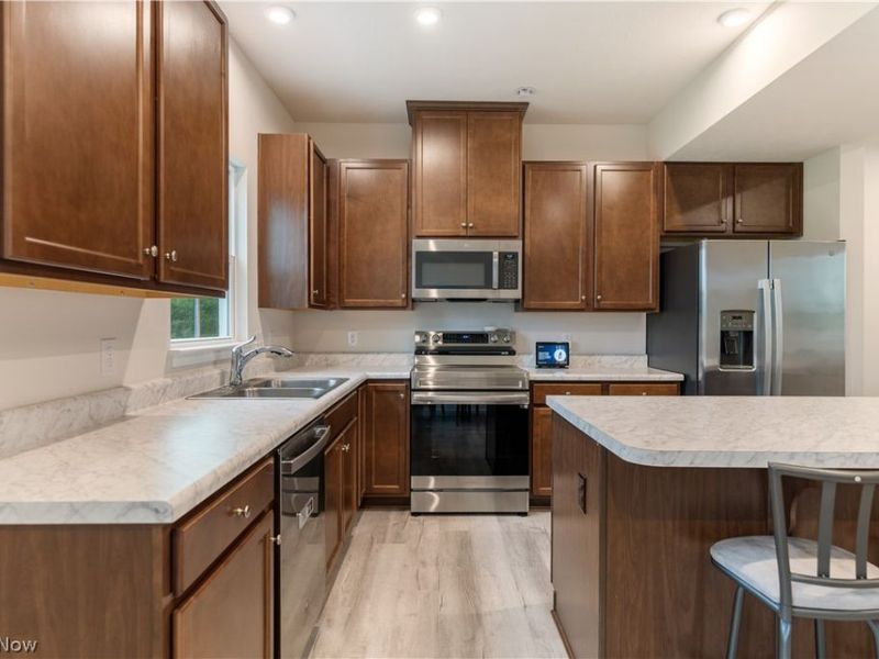 342 E Reno Drive, Louisville, OH 44641 Photo 16