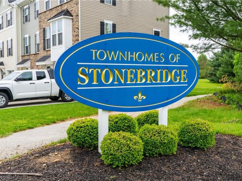 342 E Reno Drive, Louisville, OH 44641 Photo 2