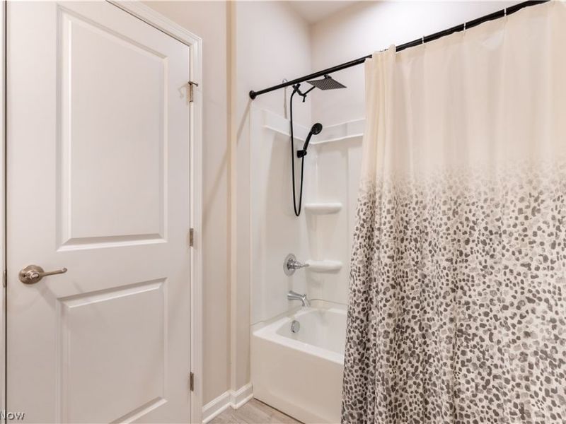 342 E Reno Drive, Louisville, OH 44641 Photo 23