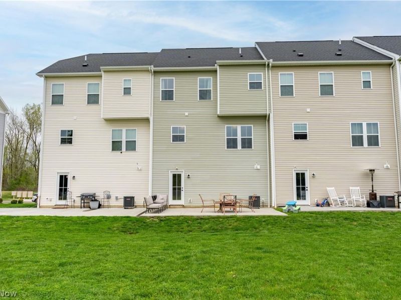 342 E Reno Drive, Louisville, OH 44641 Photo 4