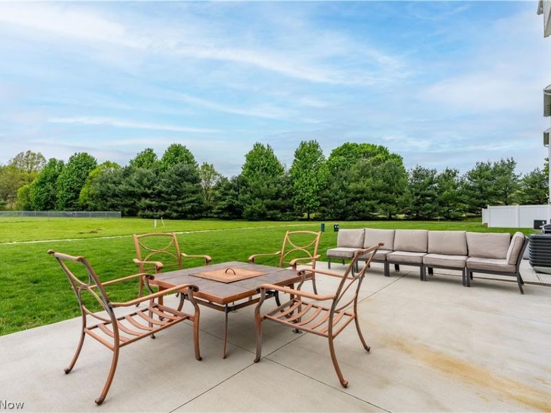 342 E Reno Drive, Louisville, OH 44641 Photo 6