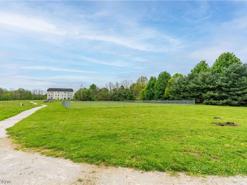 342 E Reno Drive, Louisville, OH 44641 Photo 7