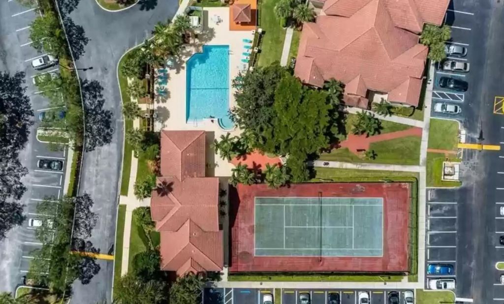 7630 Westwood Drive, Unit 313, Tamarac, FL 33321 Photo