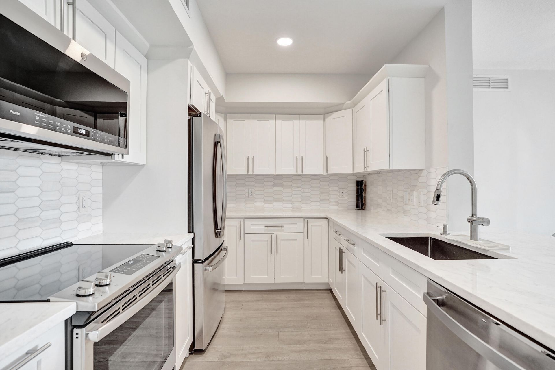 700 E Boynton Beach Boulevard, Unit 406, Boynton Beach, FL 33435 Photo