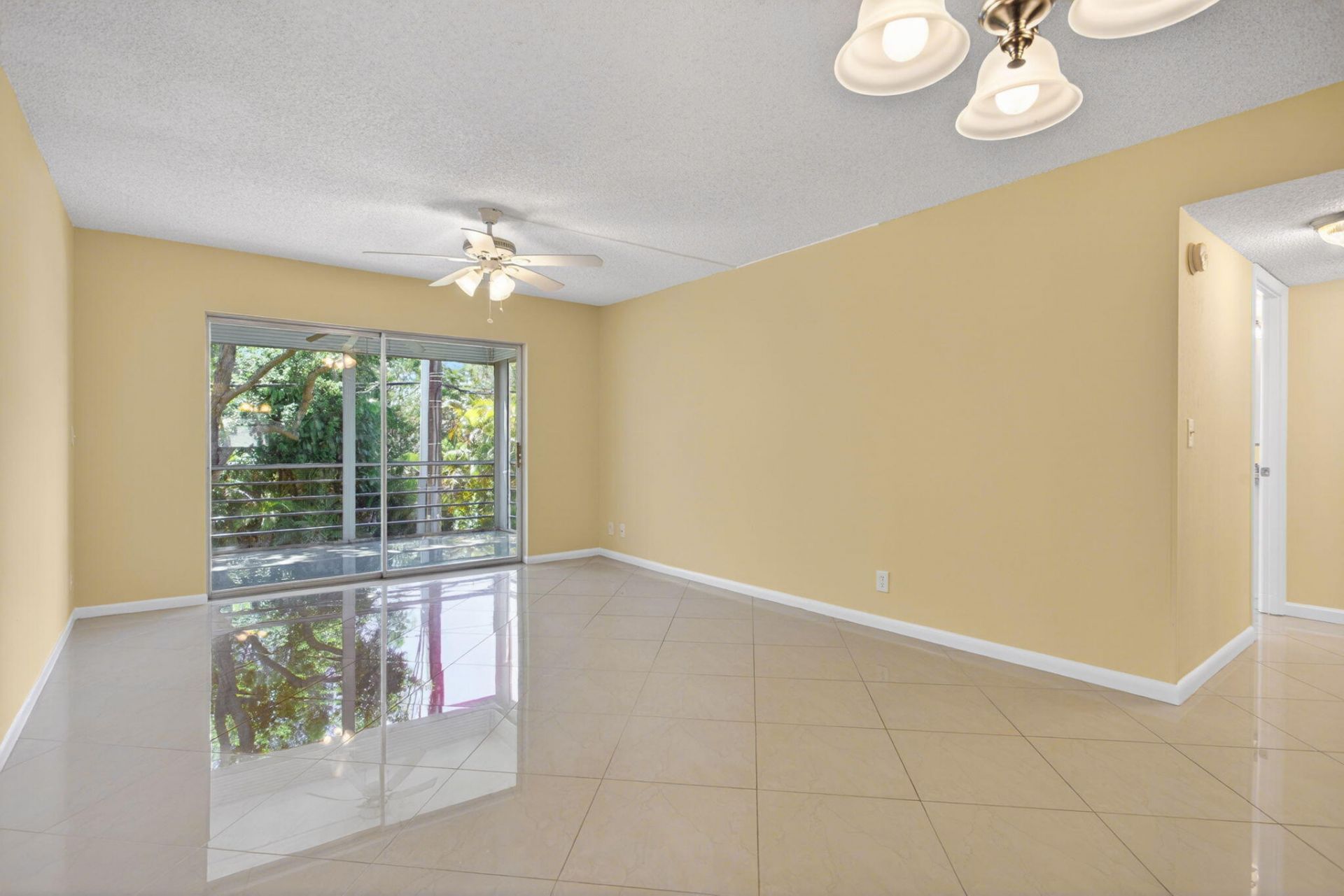 3060 Holiday Springs Boulevard, Unit 201, Margate, FL 33063 Photo