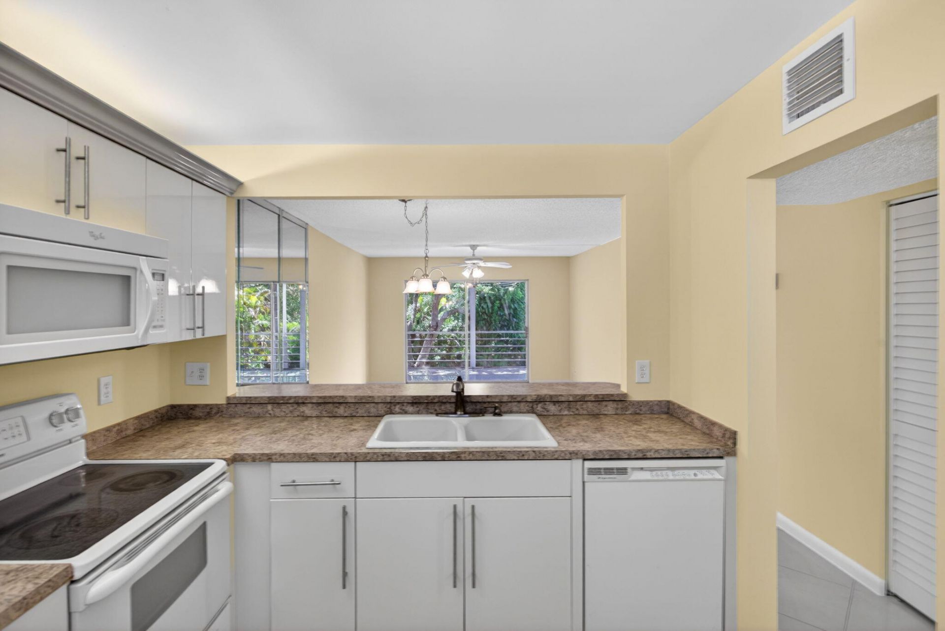 3060 Holiday Springs Boulevard, Unit 201, Margate, FL 33063 Photo