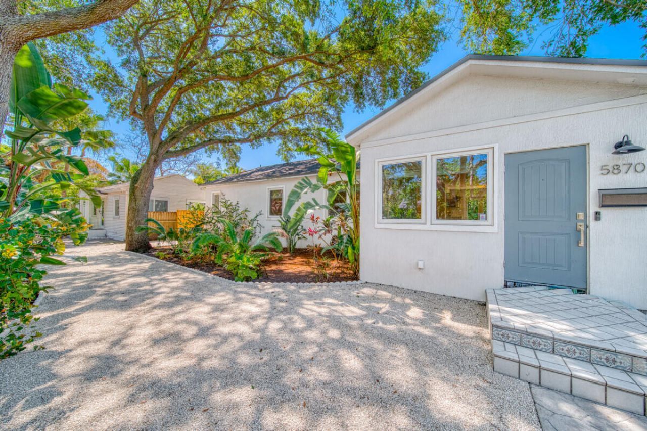 5870 SW 46th Terrace, Miami, FL 33155 Photo