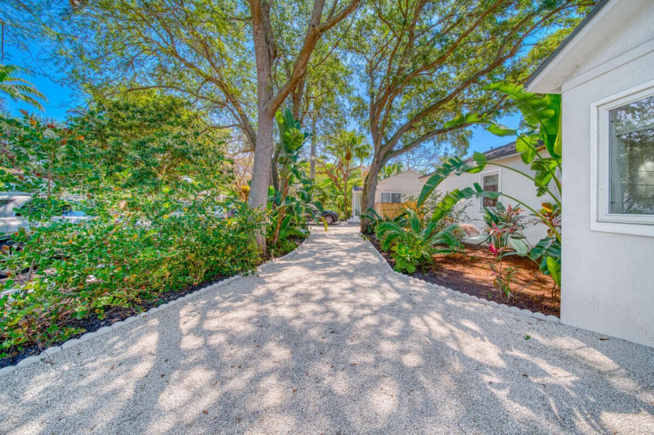 5870 SW 46th Terrace, Miami, FL 33155 Photo