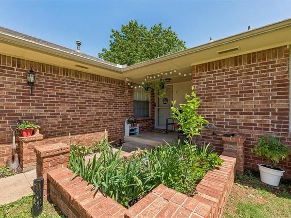 9912 S Country Club Drive, Oklahoma City, OK 73159