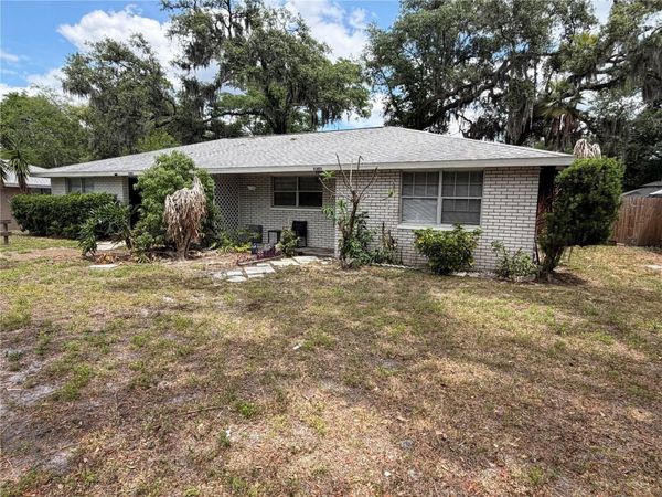 5305 OAKWOOD COURT, Unit 17, TAMPA, FL 33610