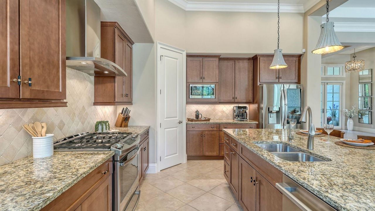 7975 Matera Court, Lakewood Ranch, FL 34202 Photo