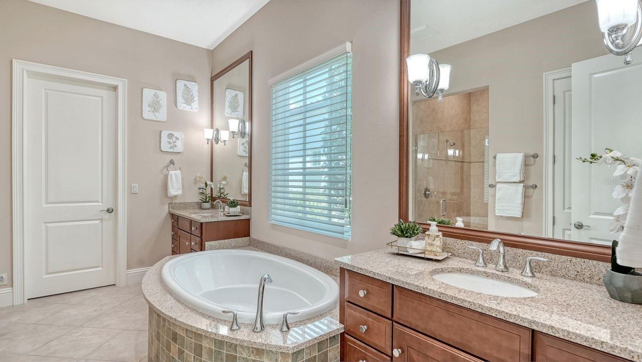7975 Matera Court, Lakewood Ranch, FL 34202 Photo