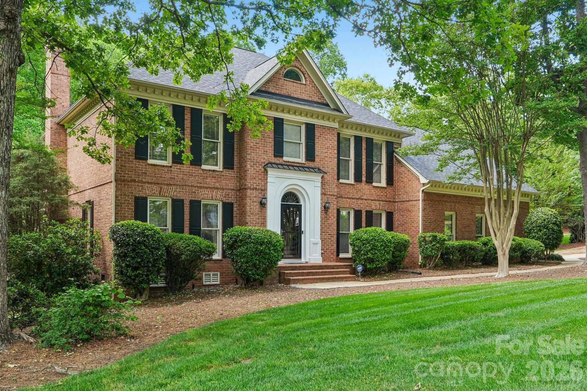 5325 Chiltern Hills Trail, Charlotte, NC 28215 Main Photo