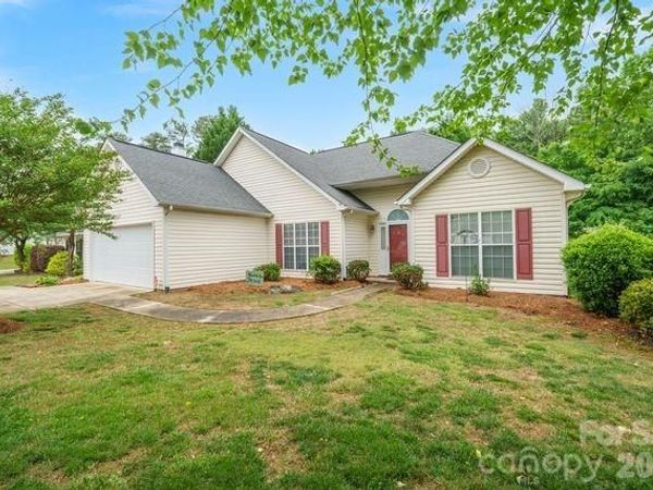 1236 Midlake Road , Kannapolis, NC 28083