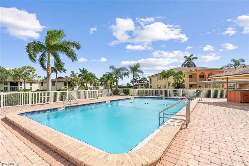 372 Charlemagne Blvd, Unit B202, Naples, FL 34112 Photo
