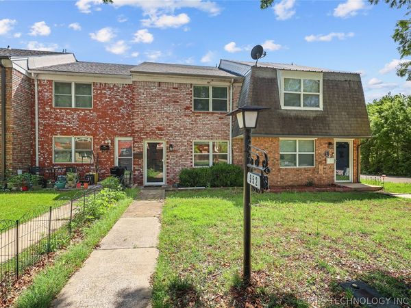 952 Manor Mall , Ardmore, OK 73401