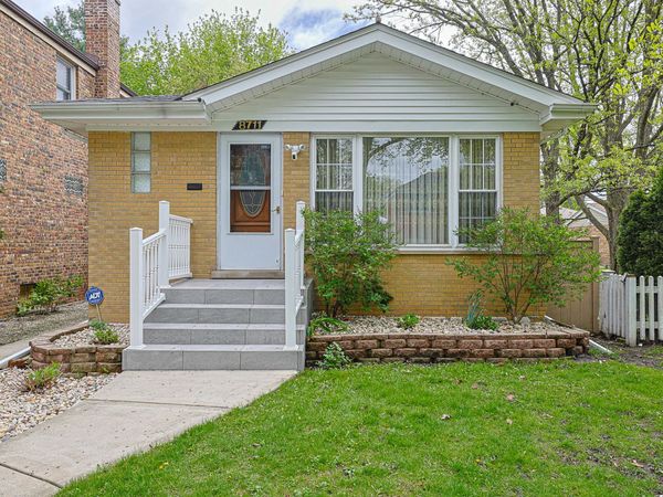 8711 Hamlin Avenue , Skokie, IL 60076