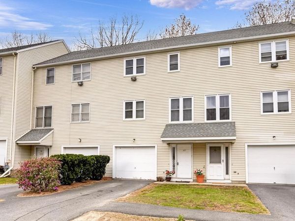 27 Towle Dr, Unit 27, Holden, MA 01520