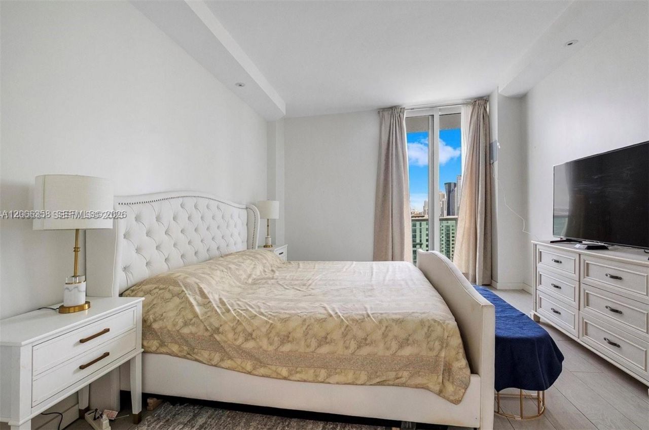 100 Bayview Dr , Unit PH31, Sunny Isles Beach, FL 33160 Photo