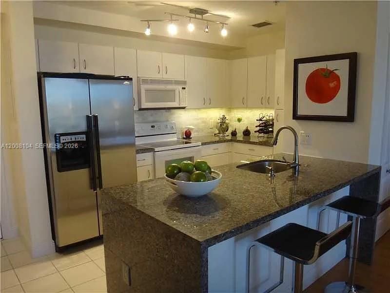 2400 SW 27th Ave, Unit 304, Miami, FL 33145 Photo