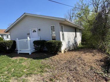 1523 W 8th Street , Bloomington, IN 47404