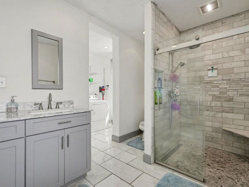 3231 E Darwin Avenue, Cincinnati, OH 45211 Photo 18