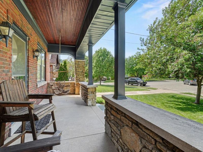3231 E Darwin Avenue, Cincinnati, OH 45211 Photo 2