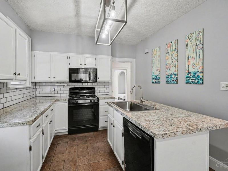 3231 E Darwin Avenue, Cincinnati, OH 45211 Photo 5