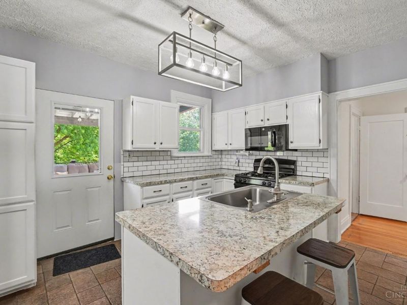 3231 E Darwin Avenue, Cincinnati, OH 45211 Photo 6