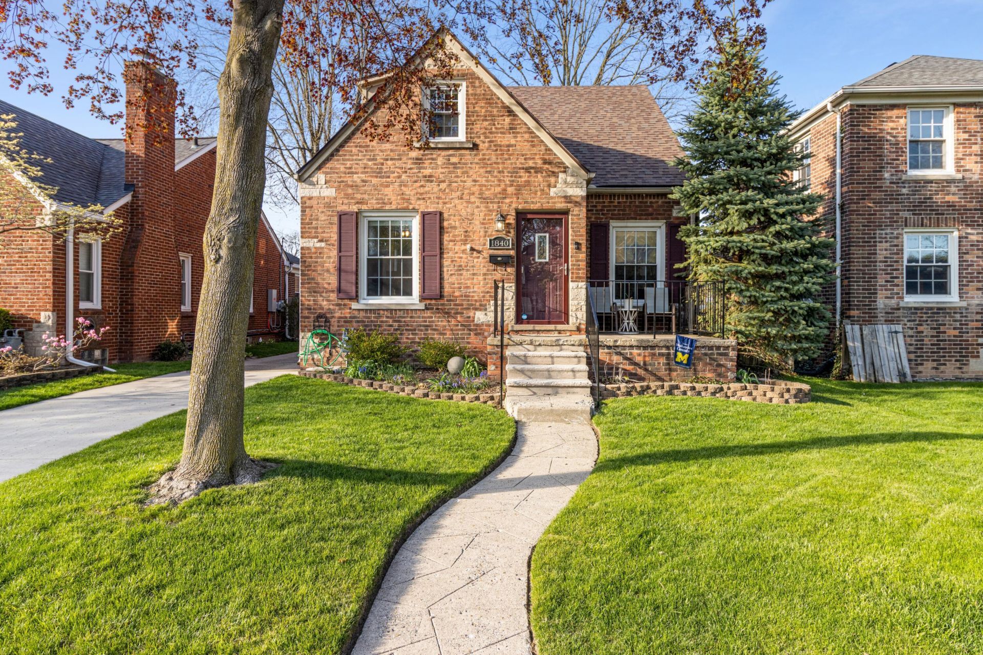 1840 Hampton Road, Grosse Pointe Woods, MI 48236 Main Photo
