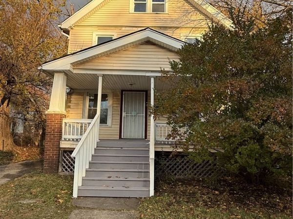 841 E 130 Street , Cleveland, OH 44108