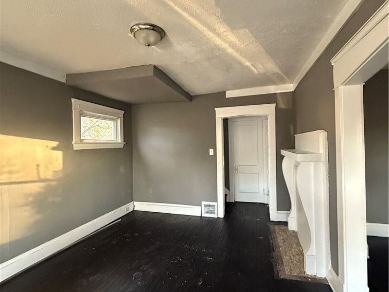 841 E 130 Street , Cleveland, OH 44108 Photo 3