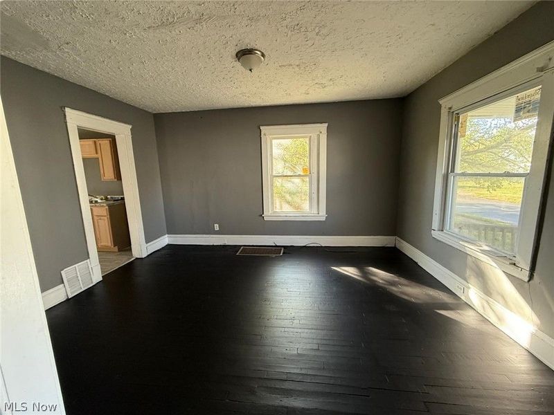 841 E 130 Street , Cleveland, OH 44108 Photo 6