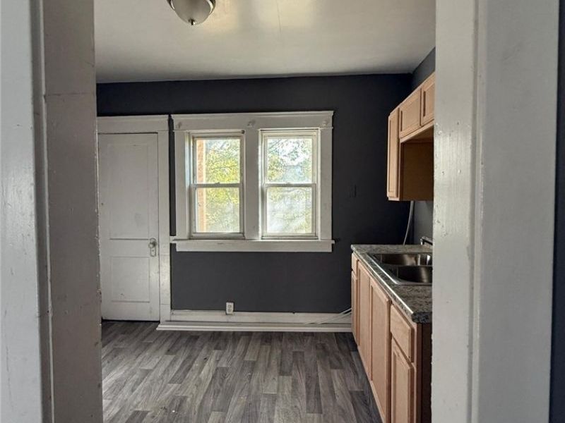 841 E 130 Street , Cleveland, OH 44108 Photo 9