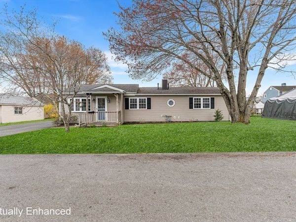 21 Dorothy Ave, Bellingham, MA 02019