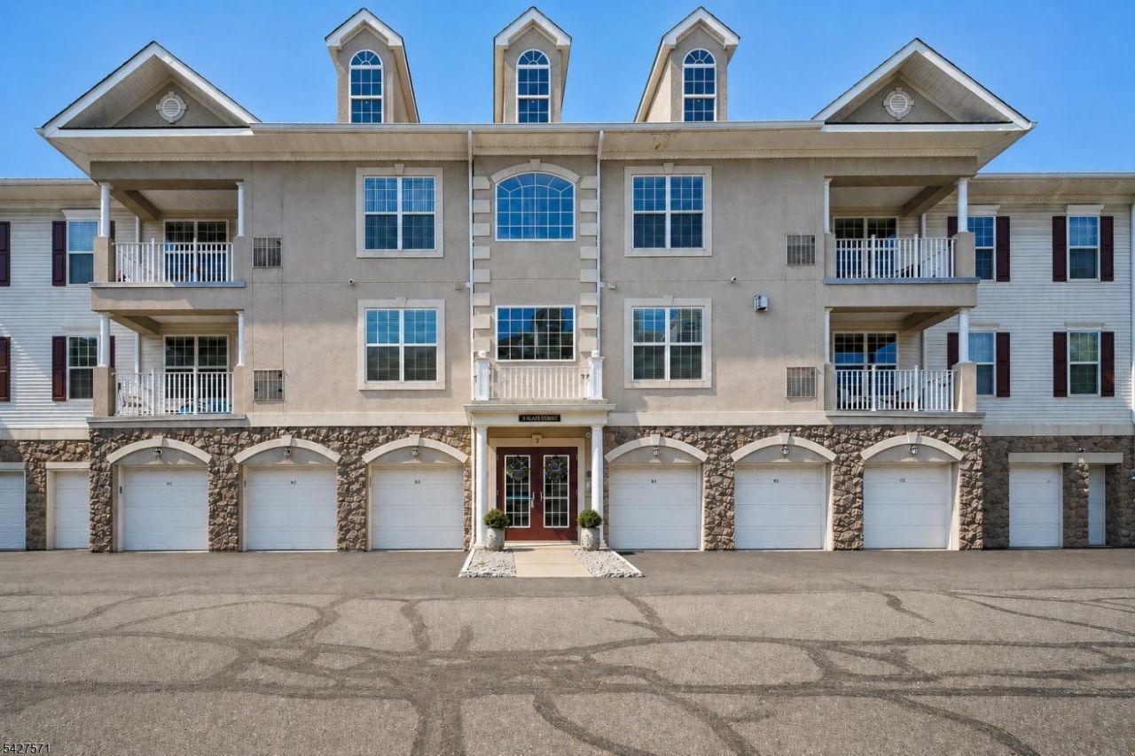 3 Slate Ct, Woodland Park, NJ 07424 Main Photo