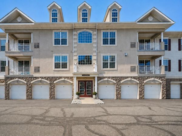 3 Slate Ct, Woodland Park, NJ 07424
